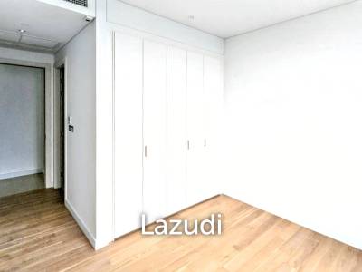 3 Bed 3 Bath 148 SQ.M Sindhorn Residence