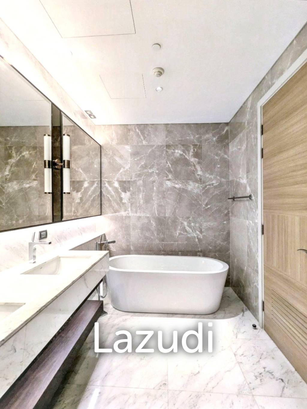 3 Bed 3 Bath 148 SQ.M Sindhorn Residence