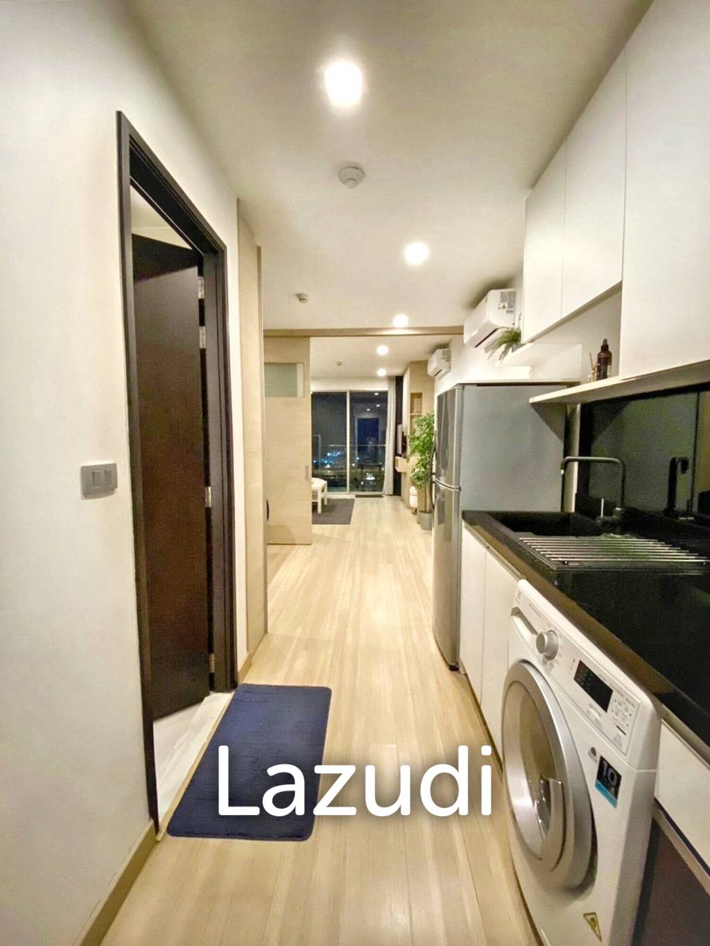 1 Bed 1 Bath 40 SQ.M Sky Walk Condominium