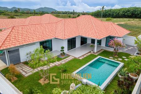 Khemanatra Villa: Villa moderne de 3 chambres avec piscine