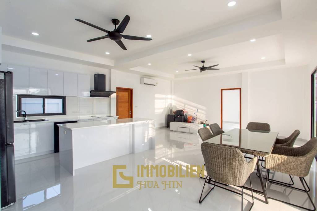 Khemanatra Villa: Современная вилла с 3 спальнями и бассейном