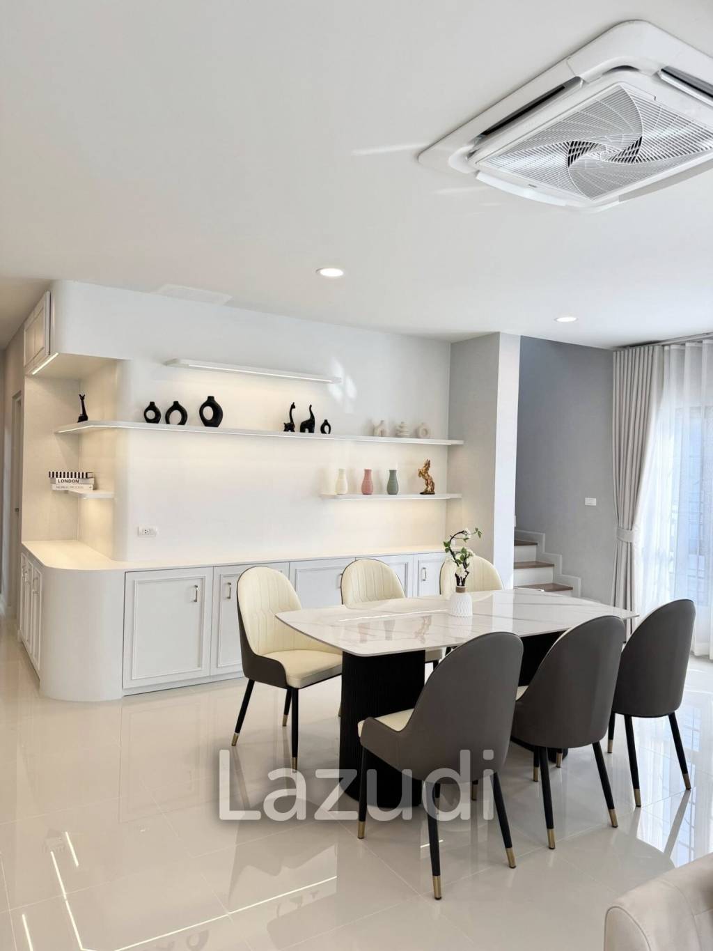 4 Bedroom 5 Bathroom 303 Sq.m Centro Bangna