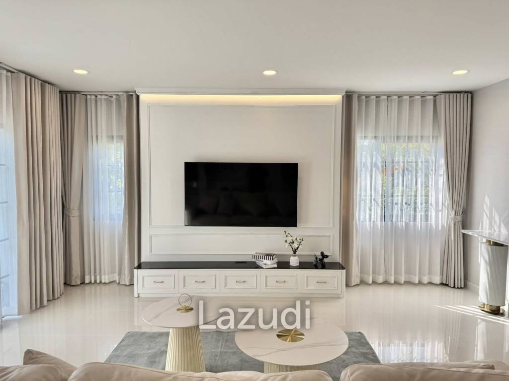 4 Bedroom 5 Bathroom 303 Sq.m Centro Bangna