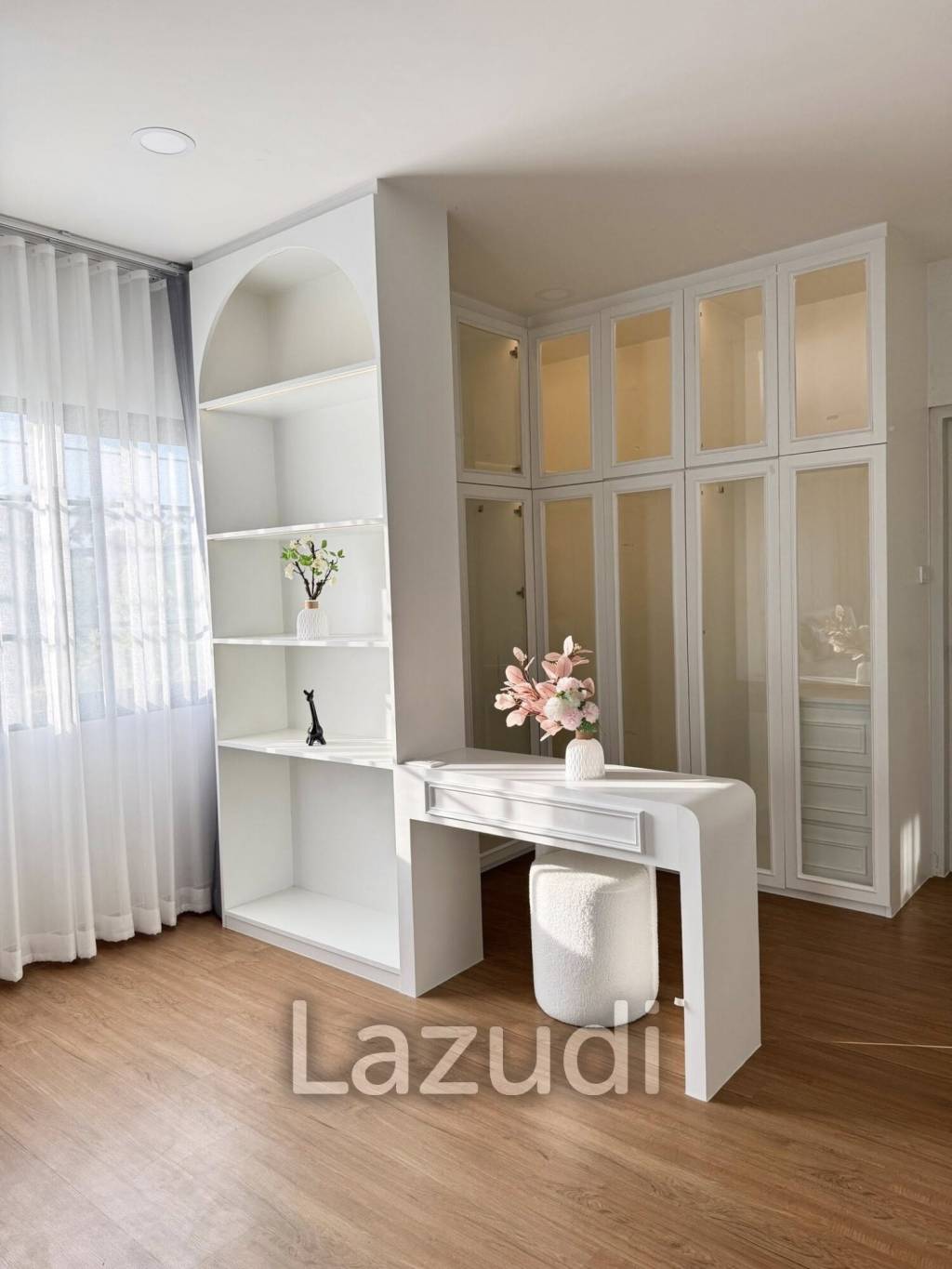 4 Bedroom 5 Bathroom 303 Sq.m Centro Bangna