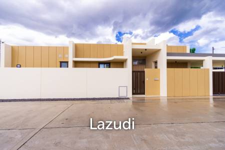 716 ตร.ม 3 เตียง 4 อาบน้ำ วิลล่า For ขาย