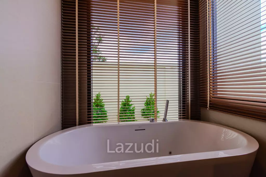 307 sqm pool villa in Thap Tai Hua Hin Issara Ville