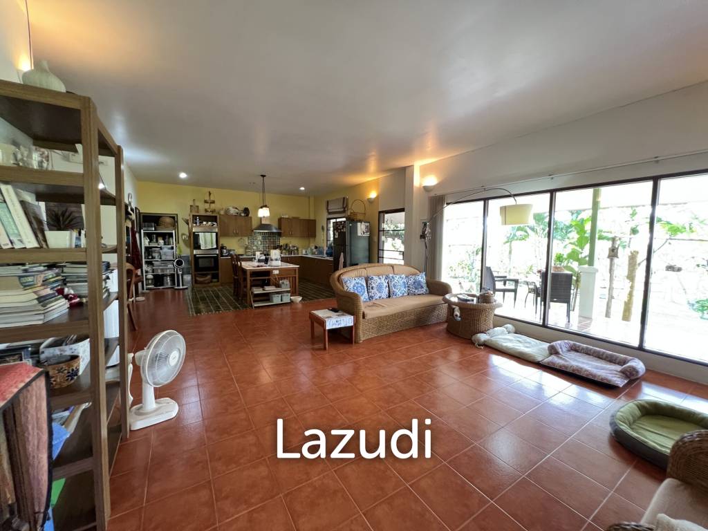2 Bedrooms Cozy House For Sale in Stunning Garden.