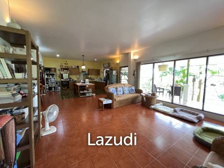 2 Bedrooms Cozy House For Sale in Stunning Garden.
