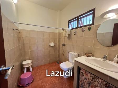 2 Bedrooms Cozy House For Sale in Stunning Garden.