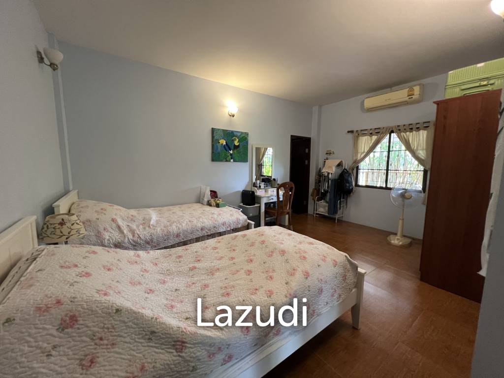 2 Bedrooms Cozy House For Sale in Stunning Garden.