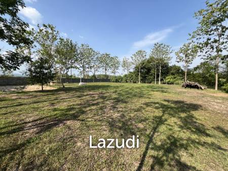 2 Bedrooms Cozy House For Sale in Stunning Garden.