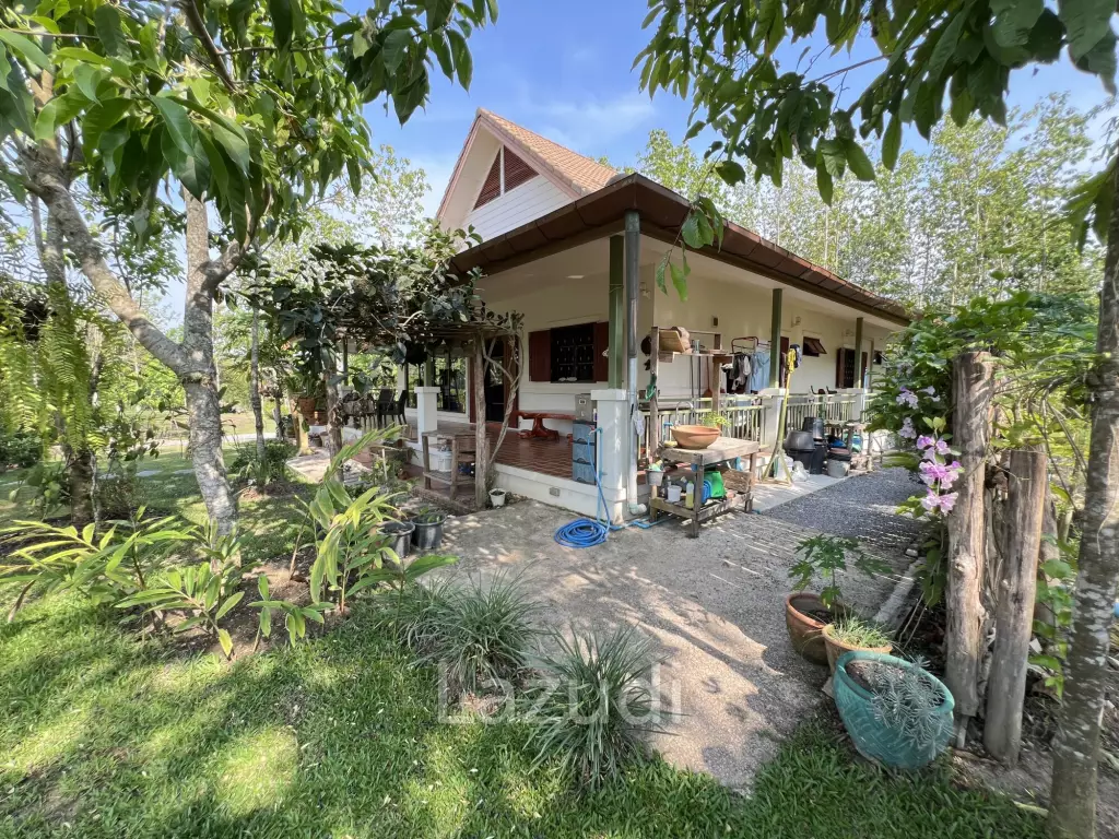 2 Bedrooms Cozy House For Sale in Stunning Garden.