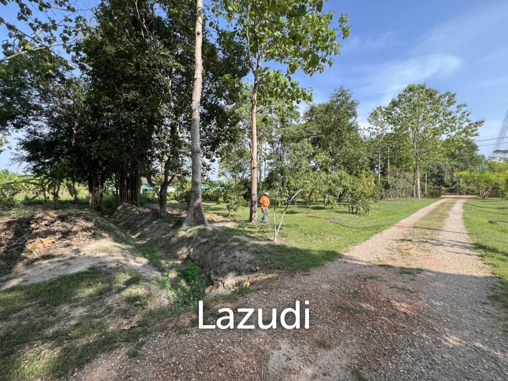 2 Bedrooms Cozy House For Sale in Stunning Garden.