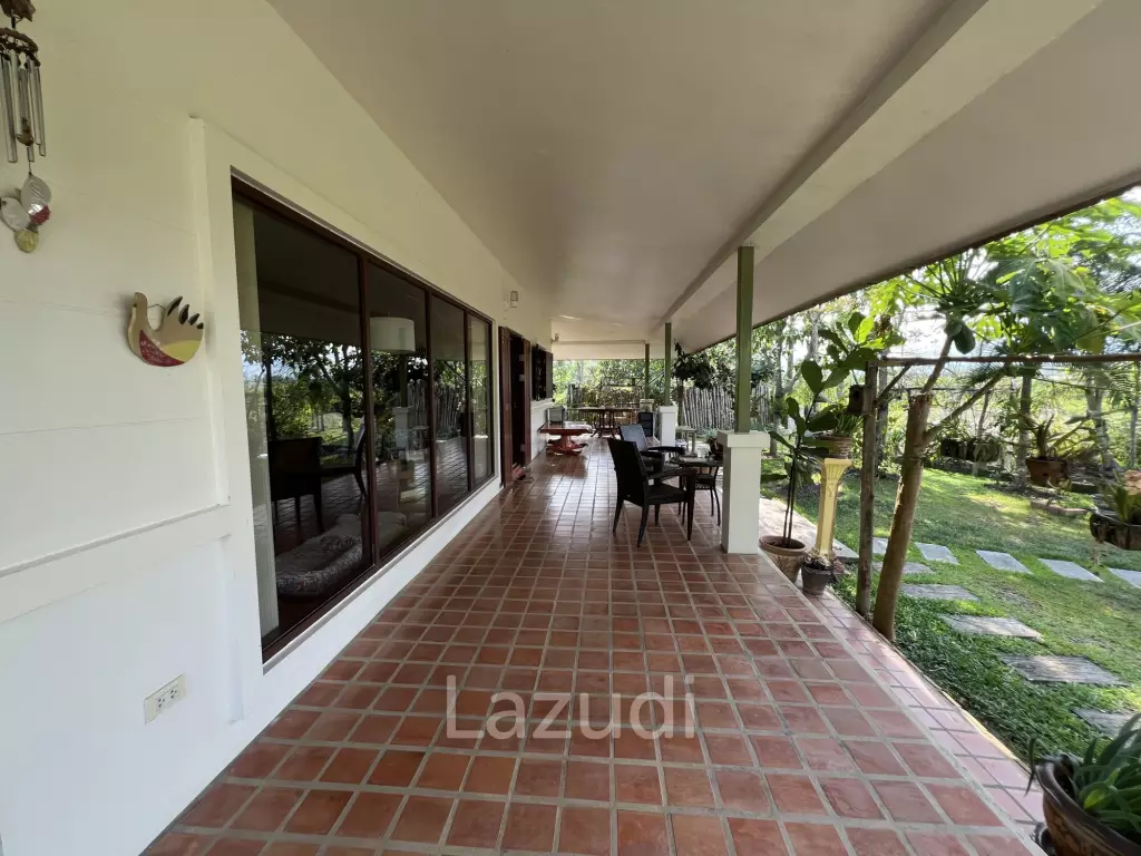 2 Bedrooms Cozy House For Sale in Stunning Garden.