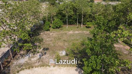 2 Bedrooms Cozy House For Sale in Stunning Garden.