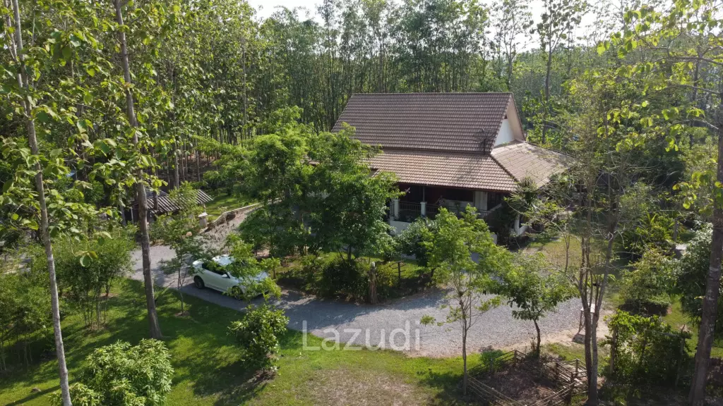 2 Bedrooms Cozy House For Sale in Stunning Garden.