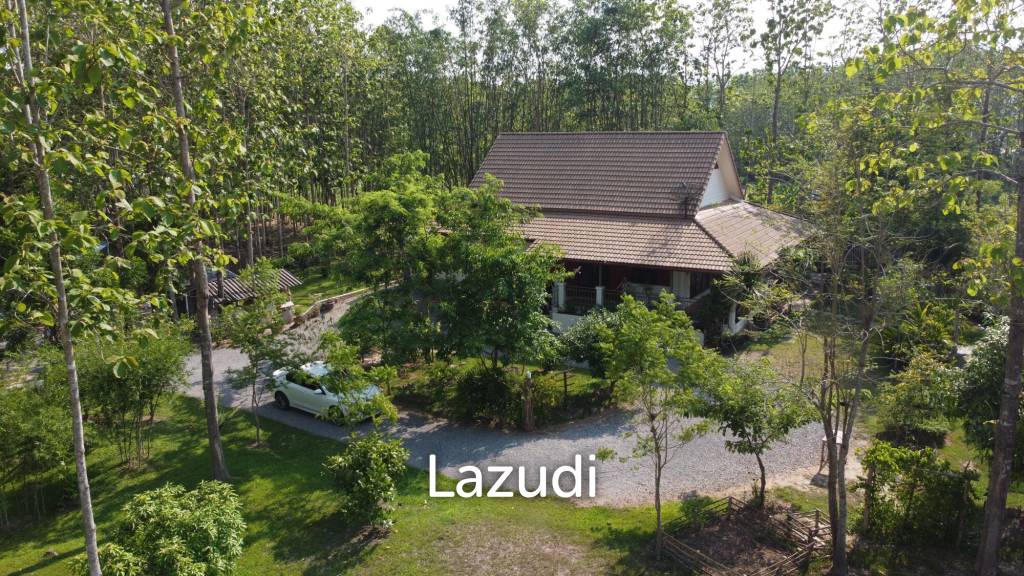 2 Bedrooms Cozy House For Sale in Stunning Garden.
