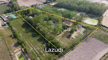2 Bedrooms Cozy House For Sale in Stunning Garden.