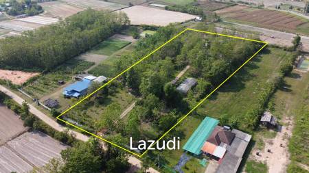 2 Bedrooms Cozy House For Sale in Stunning Garden.