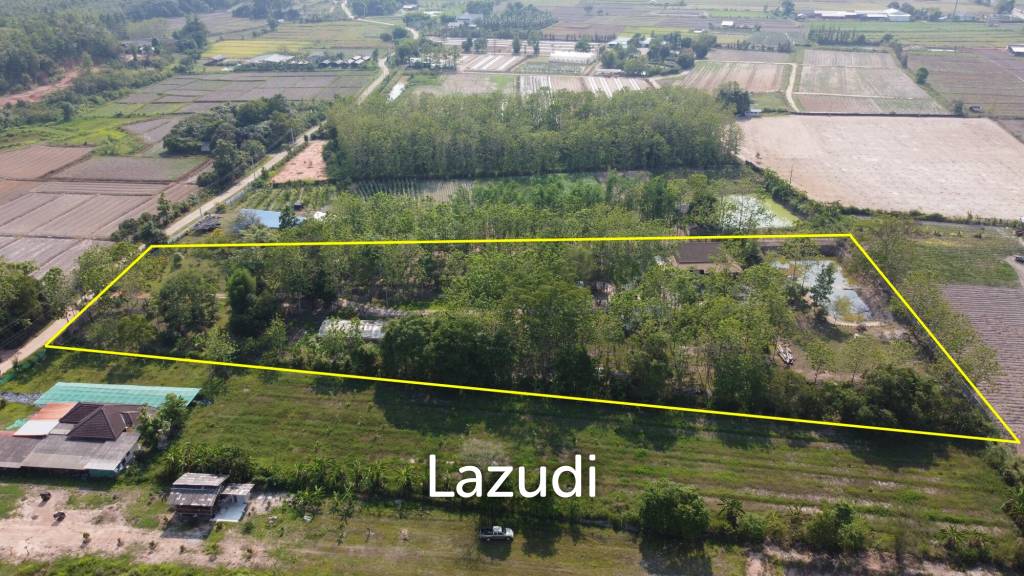 2 Bedrooms Cozy House For Sale in Stunning Garden.