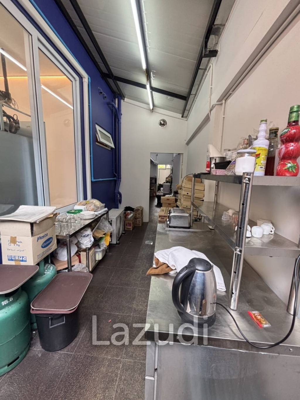 Prime Restaurant Space for Rent in Nana