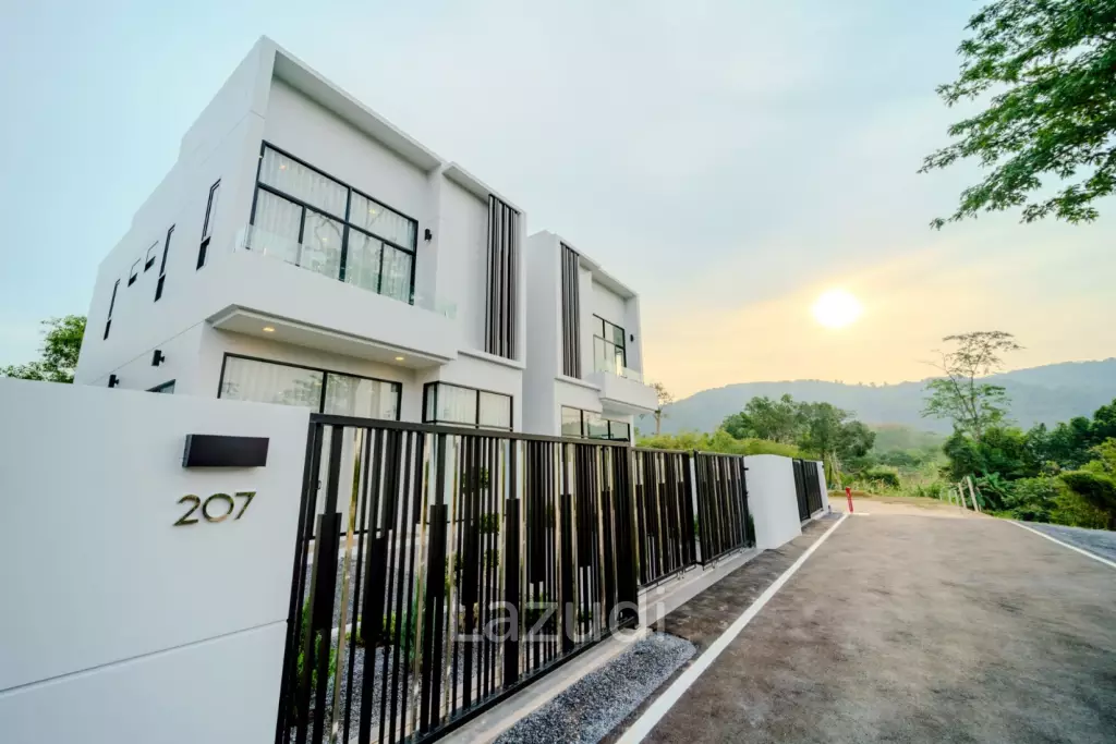 Modern Two-Story Townhouse in Ao Nang Krabi