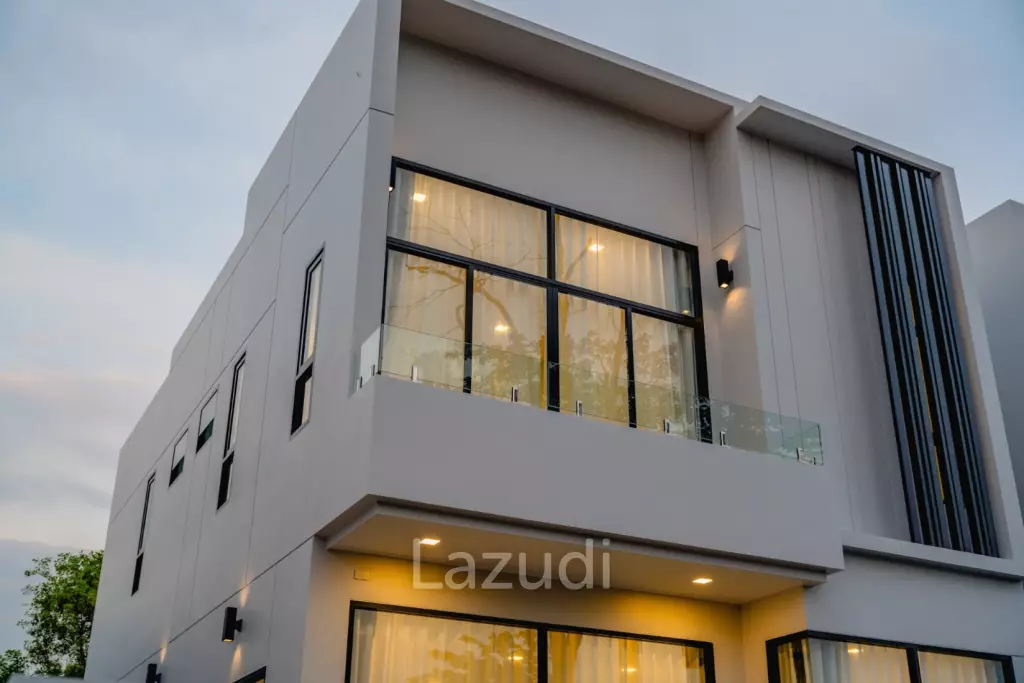 Modern Two-Story Townhouse in Ao Nang Krabi
