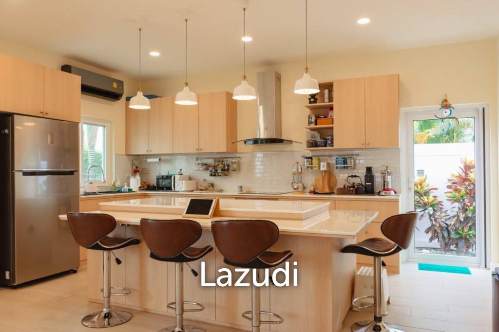 MODA TEMPO : Villa Ultra – Unique styling with Studio/1 bed guest house