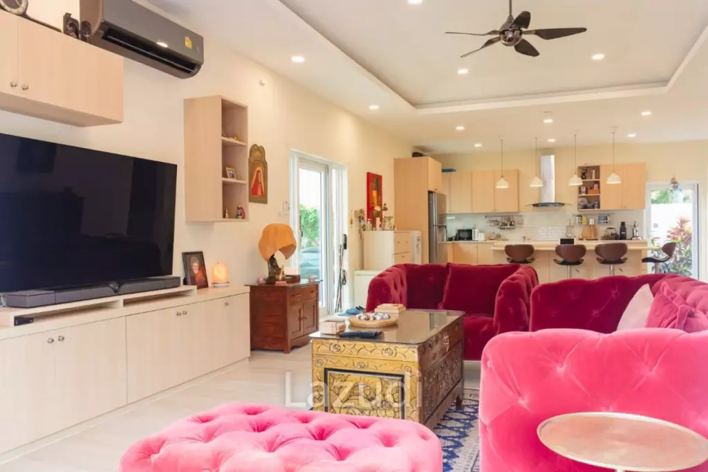 MODA TEMPO : Villa Ultra – Unique styling with Studio/1 bed guest house