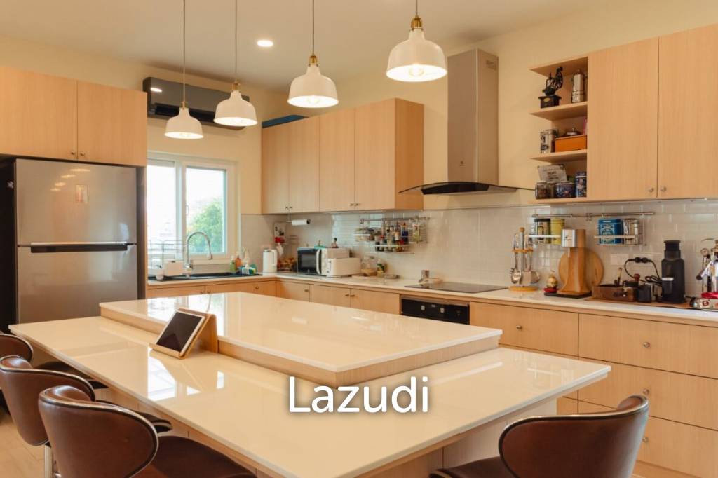 MODA TEMPO : Villa Ultra – Unique styling with Studio/1 bed guest house