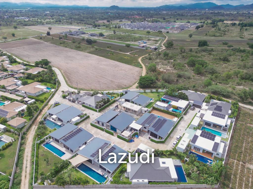 MODA TEMPO : Villa Ultra – Unique styling with Studio/1 bed guest house