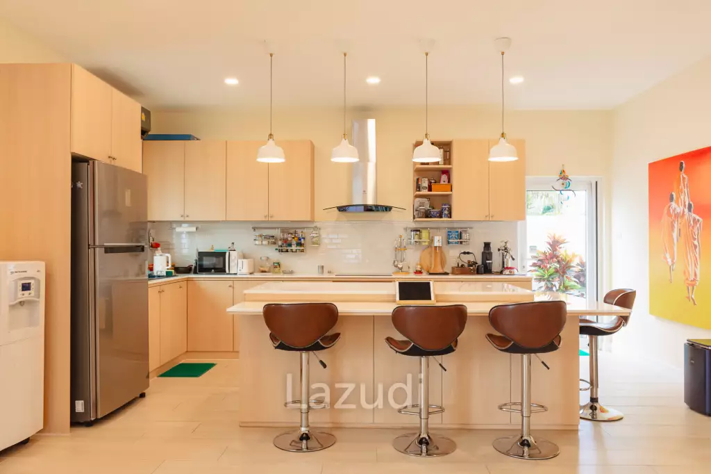 MODA TEMPO : Villa Ultra – Unique styling with Studio/1 bed guest house