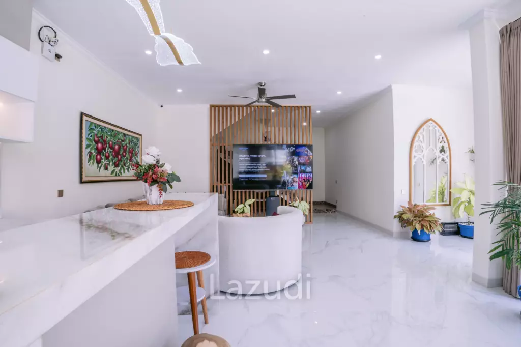 Modern 3-Bedroom Leasehold Villa in Seminyak