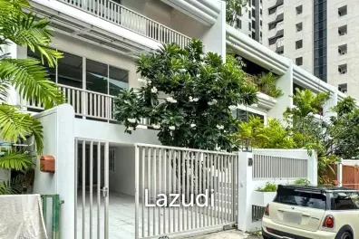 Spacious Family-Friendly Home Office in Watthana