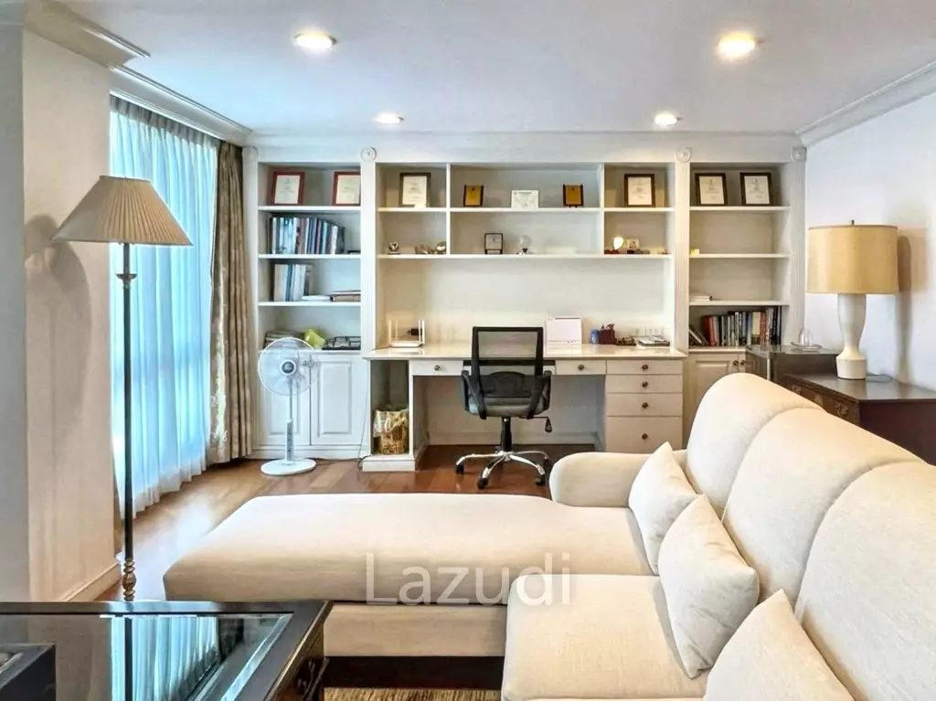 สำนักงานบ้านตกแต่งพร้อมย้าย ซอยคล่องตั้น คลองเตย 5 ชั้น