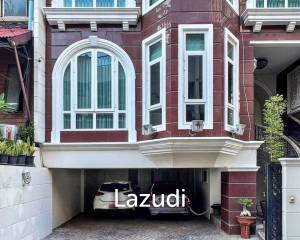 Elegant 5-Storey Home Office in Khlong Tan