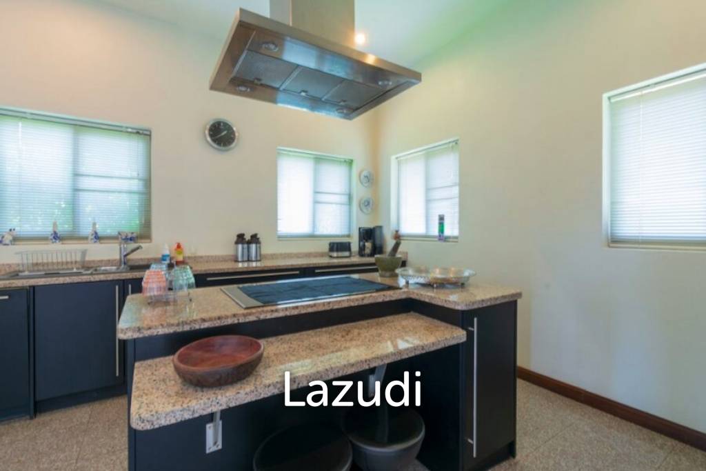 2,000 Sqm 2 Bed 2 Bath Villa For Sale