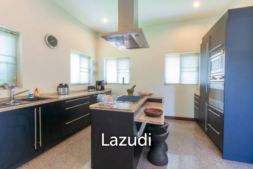 2,000 Sqm 2 Bed 2 Bath Villa For Sale