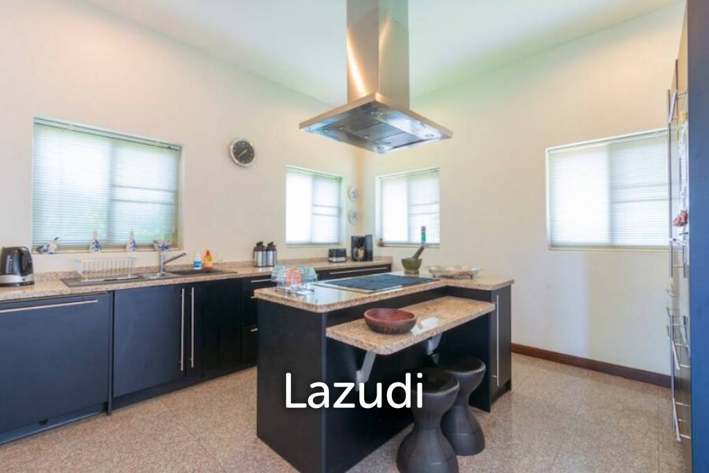 2,000 Sqm 2 Bed 2 Bath Villa For Sale