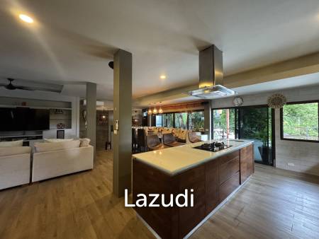 Spacious, Designer 5-Bed Villa in Lamai, Near Windfield International School