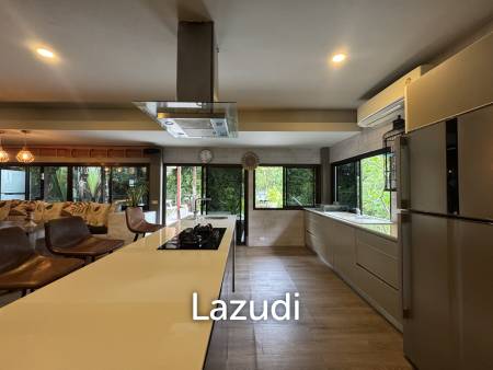 Spacious, Designer 5-Bed Villa in Lamai, Near Windfield International School