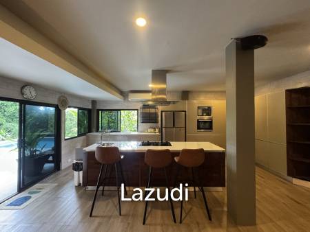 Spacious, Designer 5-Bed Villa in Lamai, Near Windfield International School