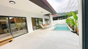 Modern 3 Bedroom Pool Villa Near Blue Tree