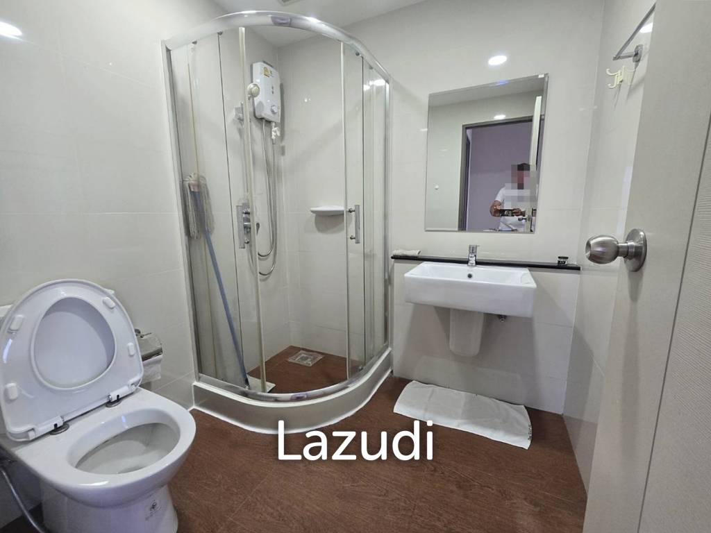 72 SQ.M. 8 Floor 2 Bedroom Condo for Sale at Q House Condo