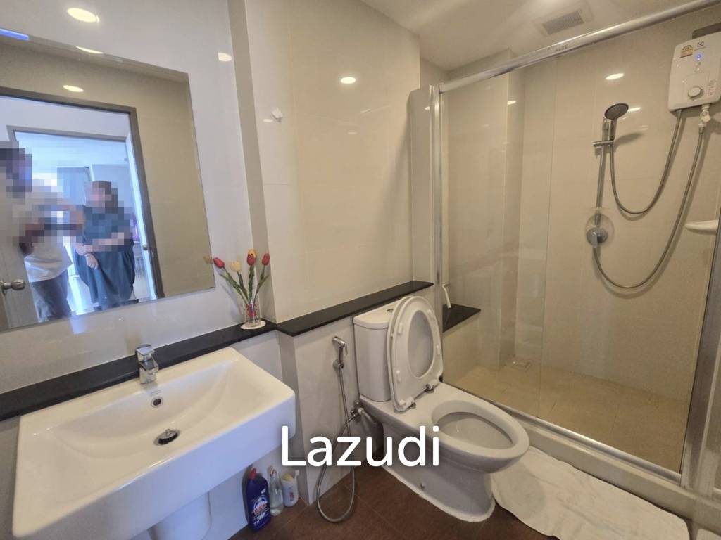 72 SQ.M. 8 Floor 2 Bedroom Condo for Sale at Q House Condo