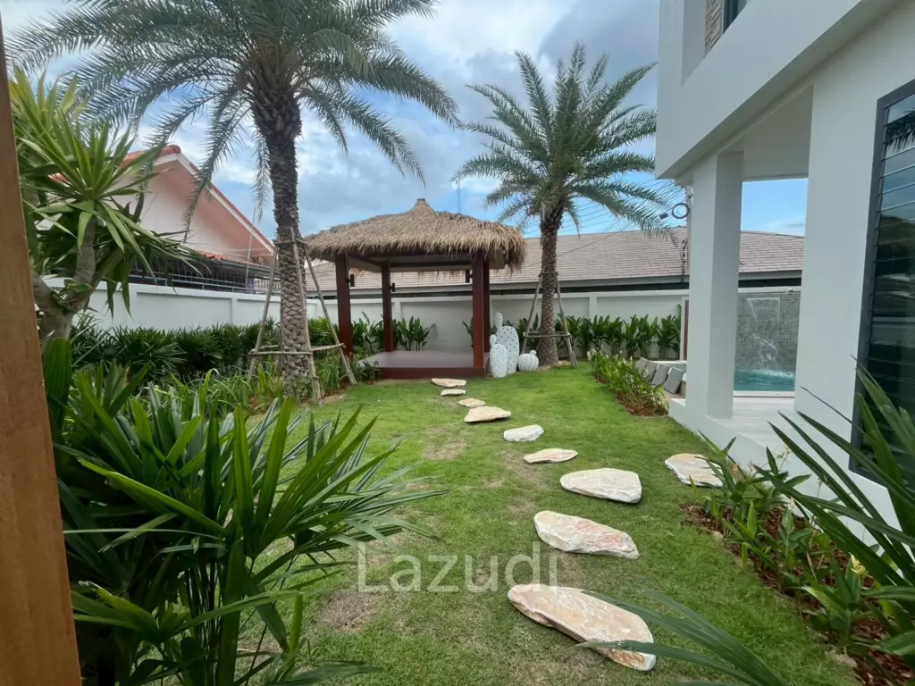 Brand New 3-Bedroom Townhouse with Private Pool – (Soi 89)