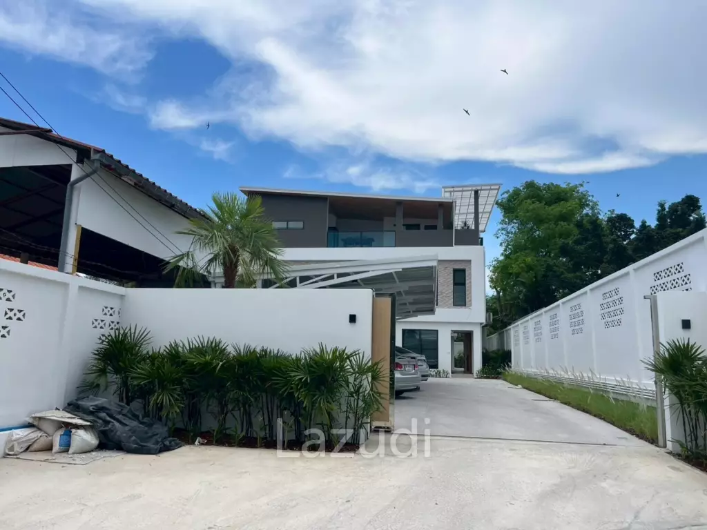 Brand New 3-Bedroom Townhouse with Private Pool – (Soi 89)