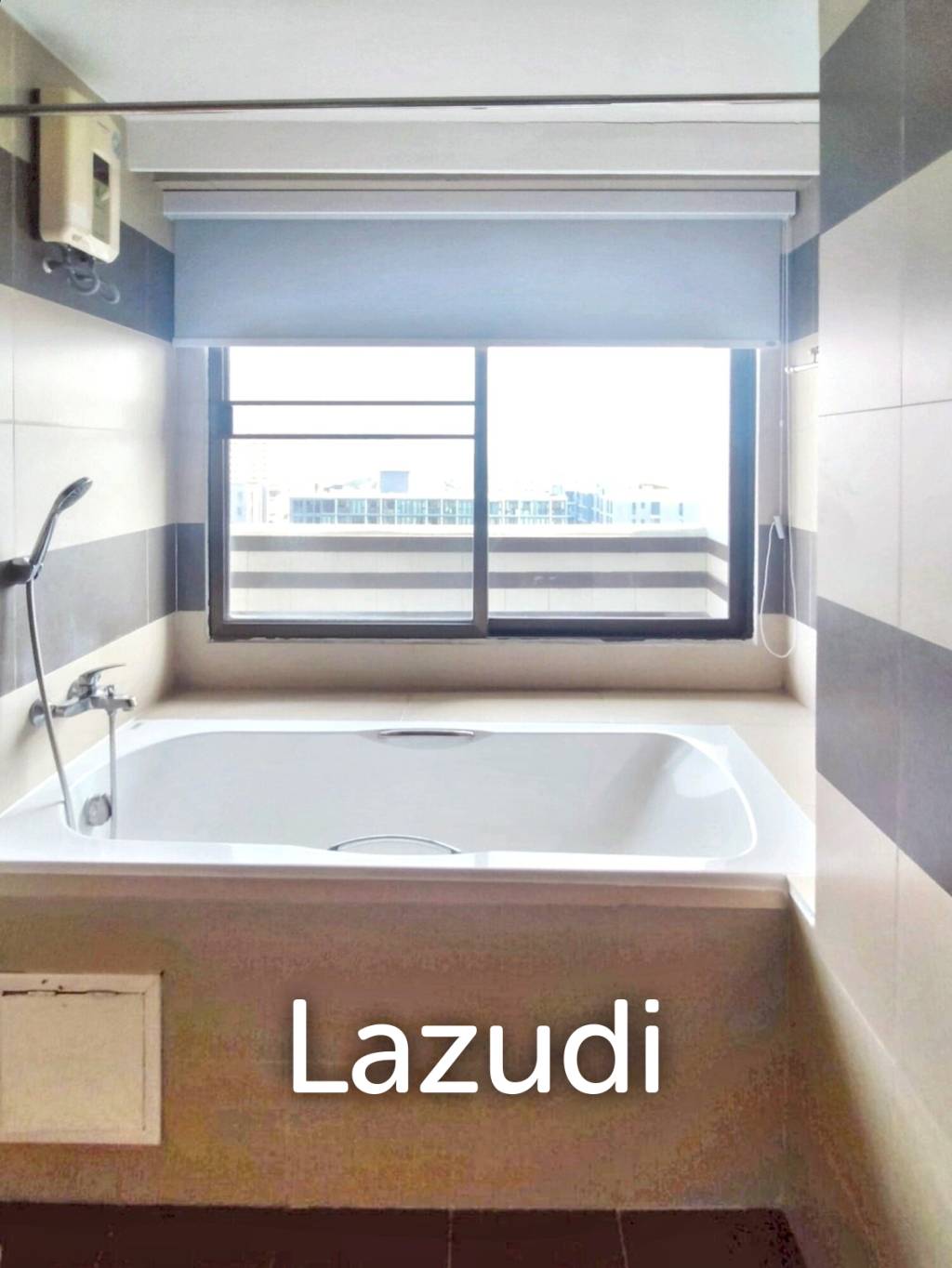 2 Bed 2 Bath 105 SQ.M The Roof Garden On Nut