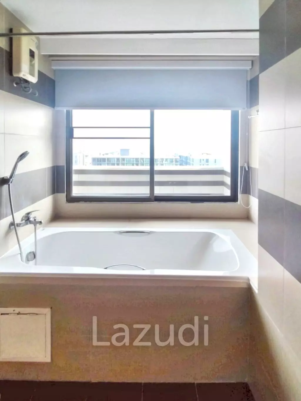 2 Bed 2 Bath 105 SQ.M The Roof Garden On Nut