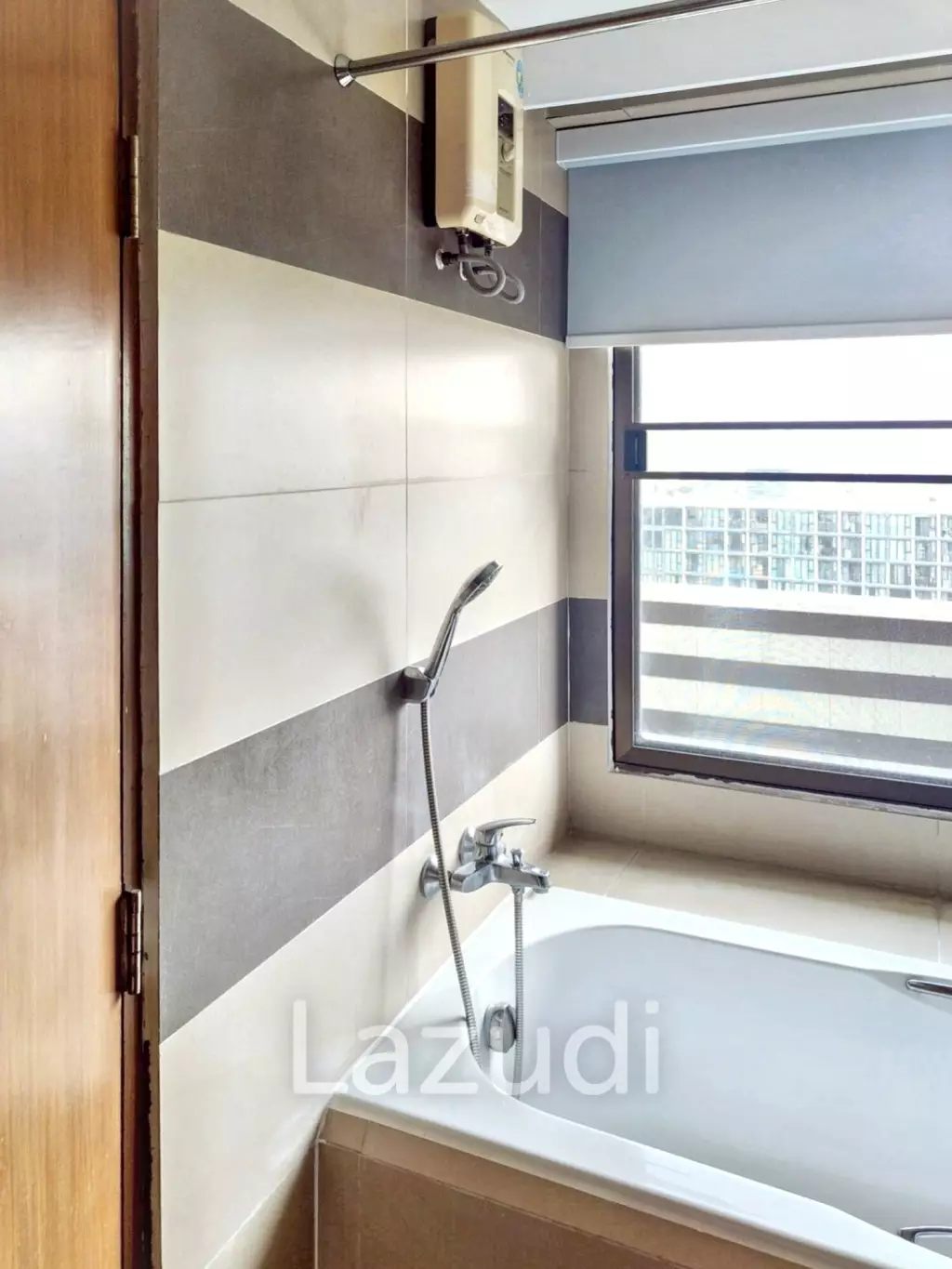 2 Bed 2 Bath 105 SQ.M The Roof Garden On Nut